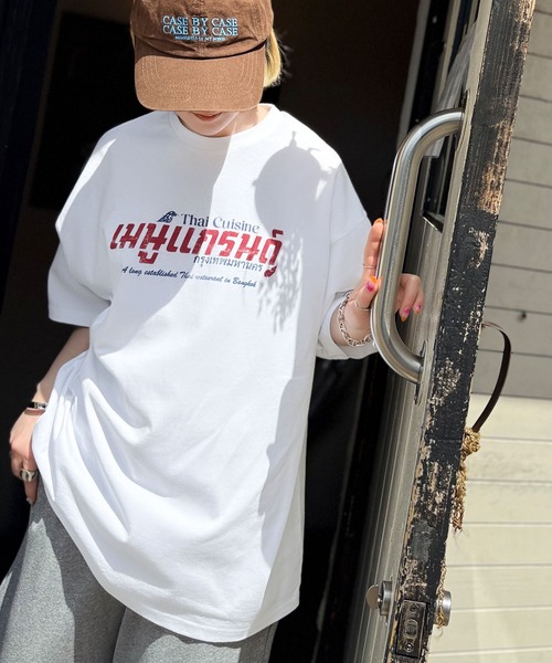 Java tシャツ 「JaVaジャバコラボ」お洒落見え確定。綿100%タイ料理メニュー風プリントルーズフィットTシャツ(オーバーサイズ) レディース - 画像 (9)