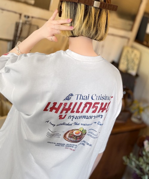 Java tシャツ 「JaVaジャバコラボ」お洒落見え確定。綿100%タイ料理メニュー風プリントルーズフィットTシャツ(オーバーサイズ) レディース - 画像 (5)