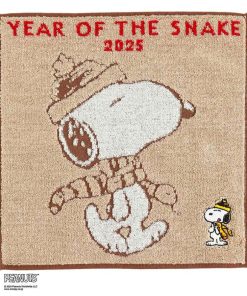 PEANUTS 【SALE ￥660→￥440】33％OFF！ スヌーピー タオルハンカチ 干支 巳 ベージュ