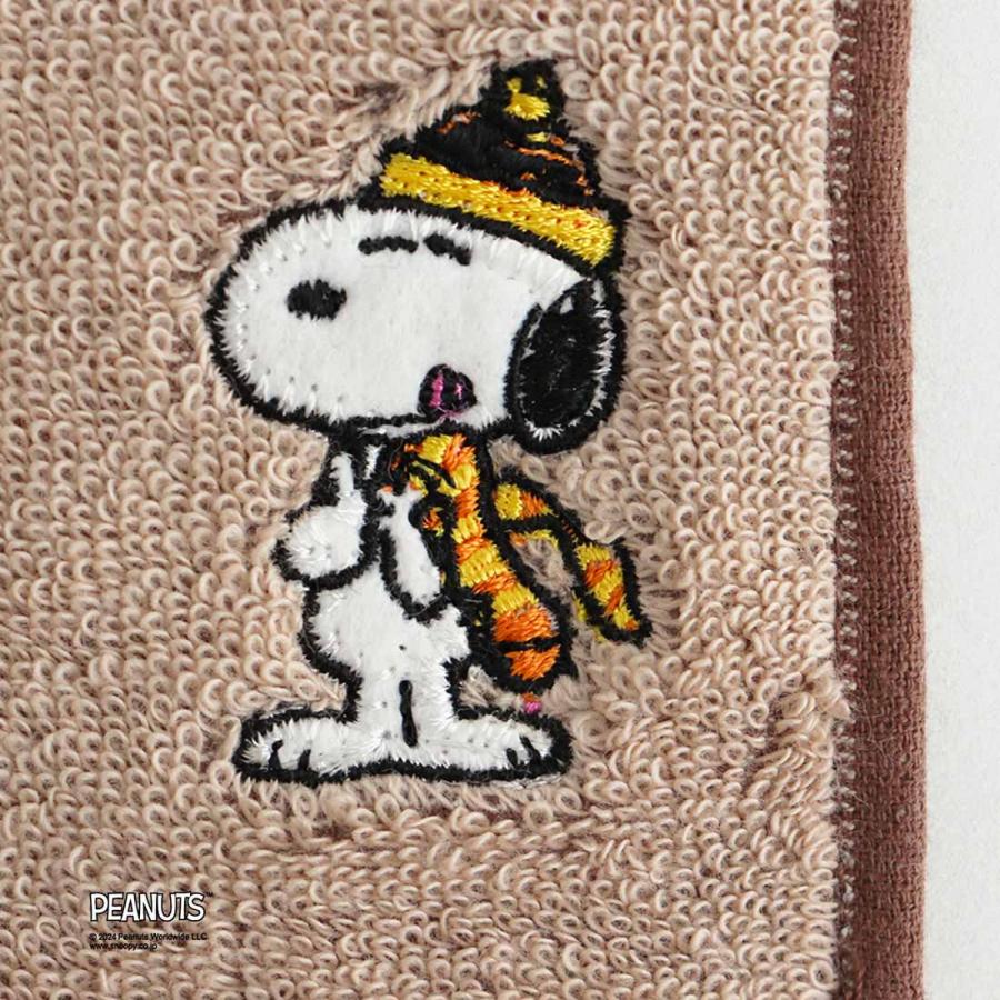 PEANUTS 【SALE ¥660→¥440】33%OFF! スヌーピー タオルハンカチ 干支 巳 ベージュ - 画像 (2)