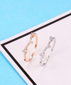 SWAROVSKI 指輪 リング スワロフスキー V字 上品 職場 誕生日 記念日 クリスマス 母の日 テレワーク ランチ会 金属アレルギー対応