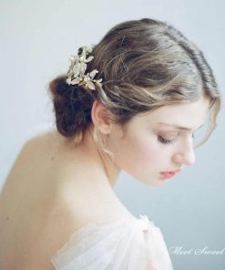 ウェディングヘッドドレス 花 フラワー ヘアコーム 結婚式 髪飾り 前撮り 二次会 発表会 演奏会 ブライダル パーティー 花嫁 披露宴 着物 ゴールド