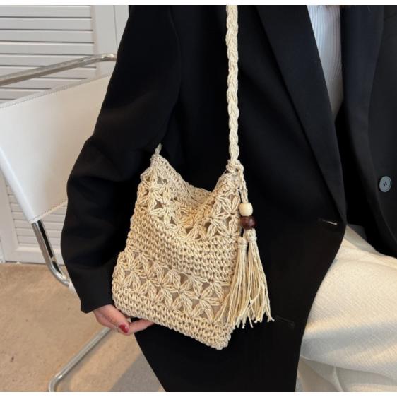 かごバッグ ショルダー レディース 肩掛け 斜めがけ 草編みバック フリンジ 草編み 軽量 おしゃれ 巾着付き かわいい 旅行 リゾート - 画像 (2)